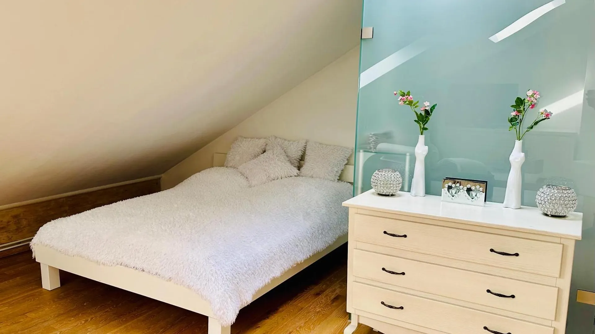 Schoene Dachgeschosswohnung Nahe Dem Mueggelsee Berlim Apartamento